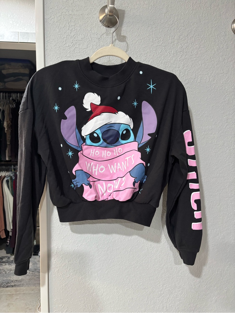 Girls 12/14 H&M Disney Black Holiday Stitch Graphic Sweatshirt with Pink Accents